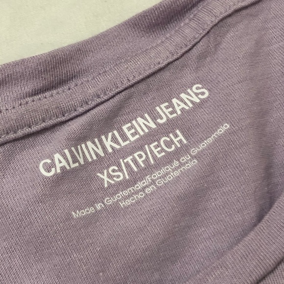 Calvin Klein lavender top - Picture 2 of 2